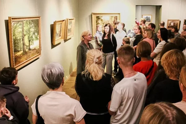 В Кемерове выставку картин Ивана Шишкина продлят до 18 января