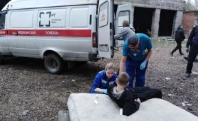 В Новокузнецке ногу мальчика придавило железобетонной плитой