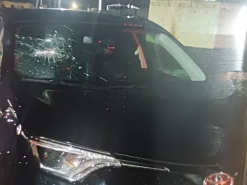 Фото: Кузбассовец, хранивший обиду на соседа, повредил топором чужой автомобиль 1