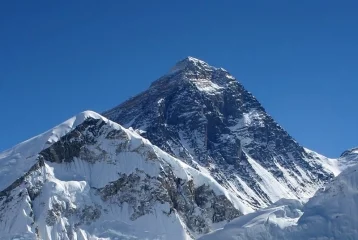 Фото: На Эвересте погибли ещё четыре альпиниста 1
