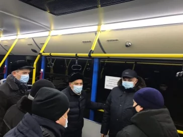 Фото: Сергей Цивилёв прибыл в Новокузнецк и пообщался с пассажирами автобусов 2
