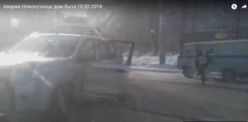 Фото: В Сети появилось видео последствий тройного ДТП в Новокузнецке 1