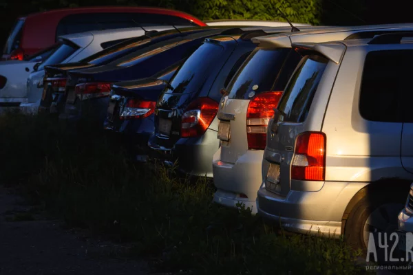 Автомобиль сгорел на бульваре Строителей в Кемерове