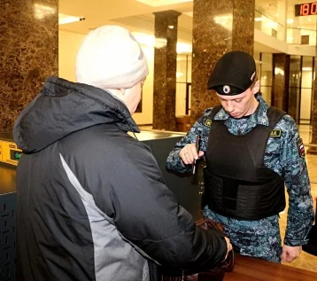 Фото: Кузбассовец принёс в суд патрон: его обнаружили приставы 1