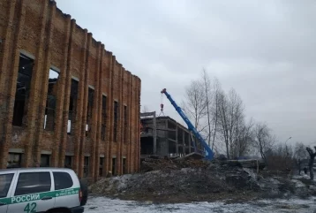 Фото: В Кузбассе сносят опасное аварийное здание 1