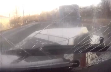 Фото: В Новокузнецке произошло ДТП с автобусом: опубликовано видео момента столкновения 1