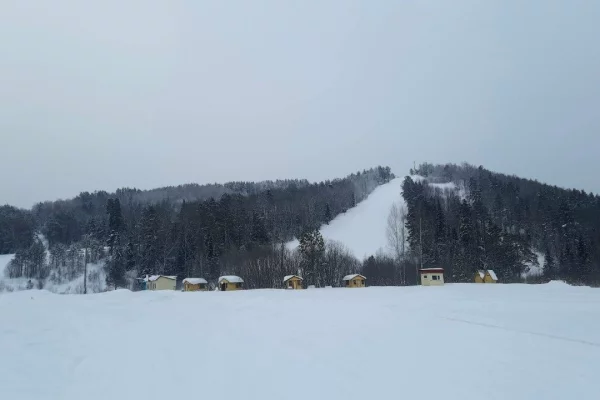 В Кузбассе после масштабного ремонта запустят горнолыжный комплекс «Золотая гора»