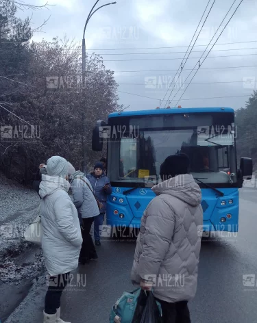 В Кемерове на ходу задымился автобус с пассажирами
