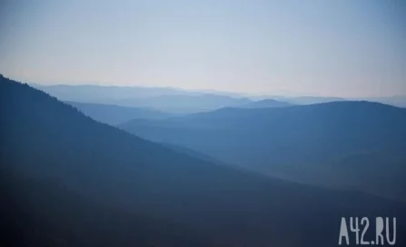 Туриста в шортах и футболке 8 часов спасали с заснеженной горы в Сочи