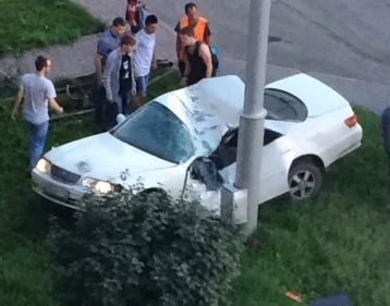Фото: Стали известны подробности аварии с Toyota Mark II на Кузнецком в Кемерове 1