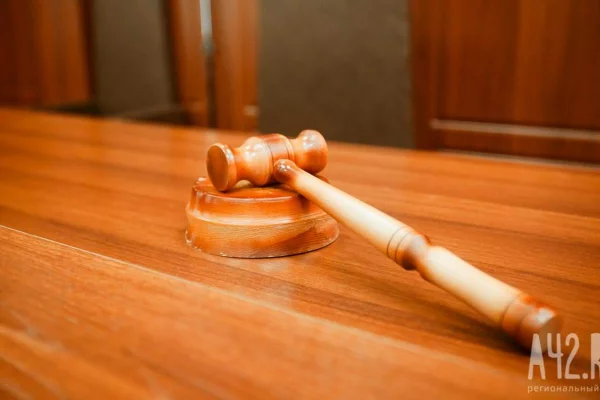 В Амурской области девушка обвинила отчима в педофилии и попала под суд