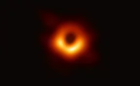 Учёные получили первый в истории снимок чёрной дыры