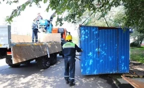 В Кемерове демонтируют два незаконно установленных павильона в Ленинском районе