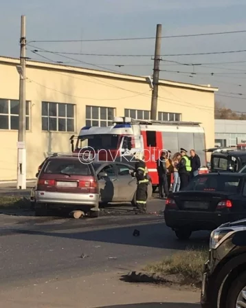Фото: Жёсткая авария с участием четырёх автомобилей произошла в Кузбассе 3