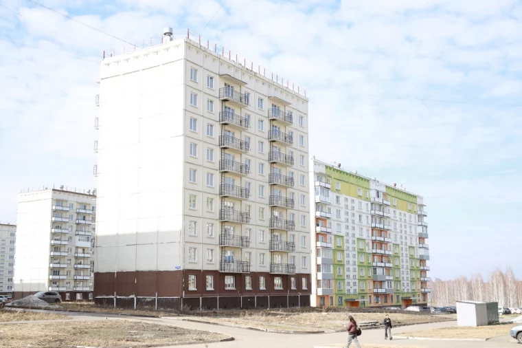 Фото: В Новокузнецке 80 детей-сирот получат ключи от новых квартир за полгода 3