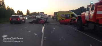 Фото: Иномарку разорвало на части на трассе Новосибирск — Ленинск-Кузнецкий: есть погибшие 1