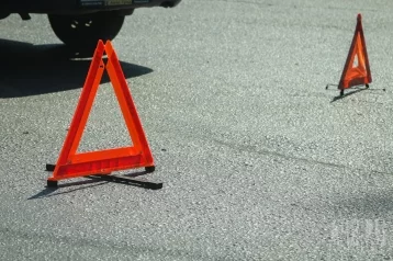 Фото: Соцсети: автобус и легковушка попали в ДТП на пешеходном переходе в Кузбассе 1