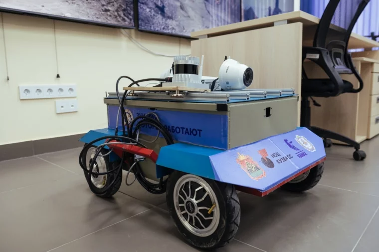 Фото: Уникальный робот-самосвал, девушки-проектировщики и «КамАЗ»: в Кузбассе открыли кластер инновационного машиностроения 8