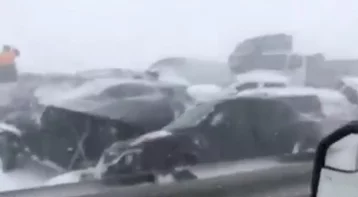 Фото: Столкнулись более 100 машин: в Колорадо сильная метель стала причиной массового ДТП 1