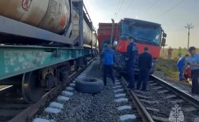 В Башкирии водитель грузовика пострадал при столкновении с поездом