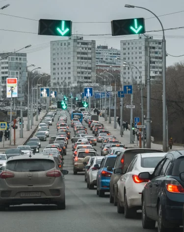 В Кемерове с 23 октября изменят режим работы реверсивных светофоров