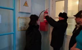 Парламентарии Кузбасса проверили противопожарные системы и точки торговли пиротехникой
