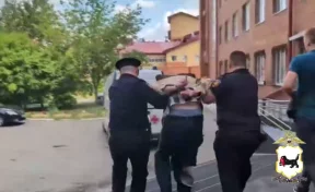 Напавший с ножом на персонал в иркутской больнице заявил, что хотел убить врача
