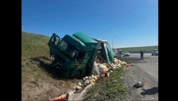 Фото: В Ростовской области грузовик сбил дорожную бригаду на трассе 1