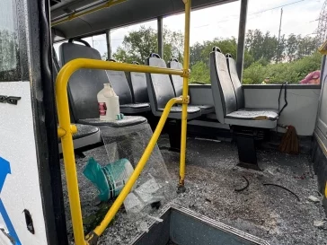 Фото: В Омской области в ДТП с автобусом пострадали 6 человек, включая 4-летнего ребёнка 2