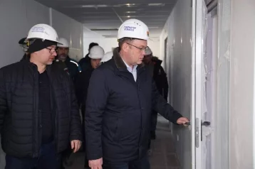 Фото: Губернатор Кузбасса проверил ход капремонта юргинской больницы 1
