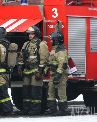 Машина загорелась на Байдаевском мосту в Новокузнецке
