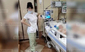 «Голенькие лежат»: медсестра устроила издевательскую фотосессию с пациентами реанимации