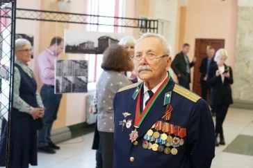 Фото: «Большая честь»: мэр Кемерова поздравил Кировский район с 90-летием 5