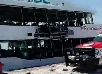 Фото: В Мексике взорвался паром с туристами 1