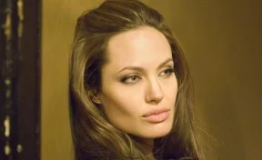 Пользователей Сети повеселила Анджелина Джоли, проигнорировавшая знаменитого рэпера 