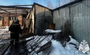 В Новокузнецке сгорел салон ритуальных услуг