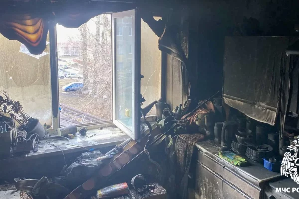 13 человек спасли из горящего многоквартирного дома в Новокузнецке