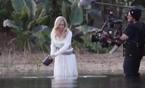 Опубликованы первые кадры со съёмок фильма «Вечные» с Анджелиной Джоли