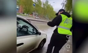 В Кузбассе оштрафовали мужчину, который переоделся в инспектора ДПС