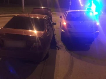 Фото: В Кемерове Lexus врезался в Daewoo: есть пострадавшие 2