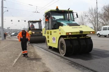 Фото: Безопасные и качественные дороги: ремонт в Кемерове ведётся на четырёх участках 1