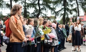 «Разговоры о важном» и гимн: как пройдут линейки в школах 1 сентября