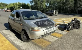 В Кемерове пара пенсионеров на электротрицикле попала в ДТП