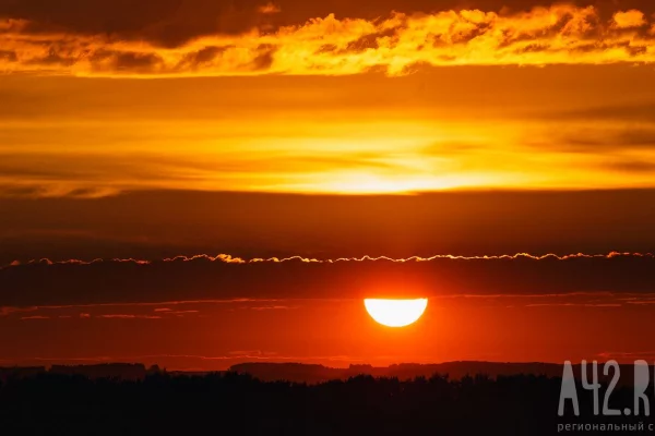 В небе над Индонезией заметили огненный шар
