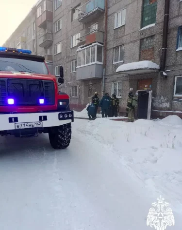 Один человек пострадал на пожаре в пятиэтажке в Новокузнецке
