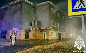 В Новокузнецке 18 человек два часа тушили пожар в сауне