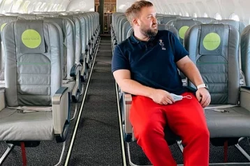 Фото: Российский блогер выкупил все места в самолёте и улетел в Сочи 1