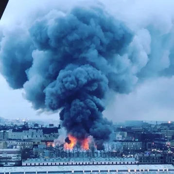 Фото: В Петербурге горит гипермаркет «Лента», эвакуированы более 800 человек 1
