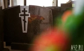 В российском регионе пьяная женщина разгромила могилы бойцов СВО 