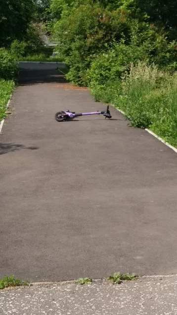 Фото: Мэр Новокузнецка раскритиковал прокатные компании за брошенные на тротуарах самокаты 3